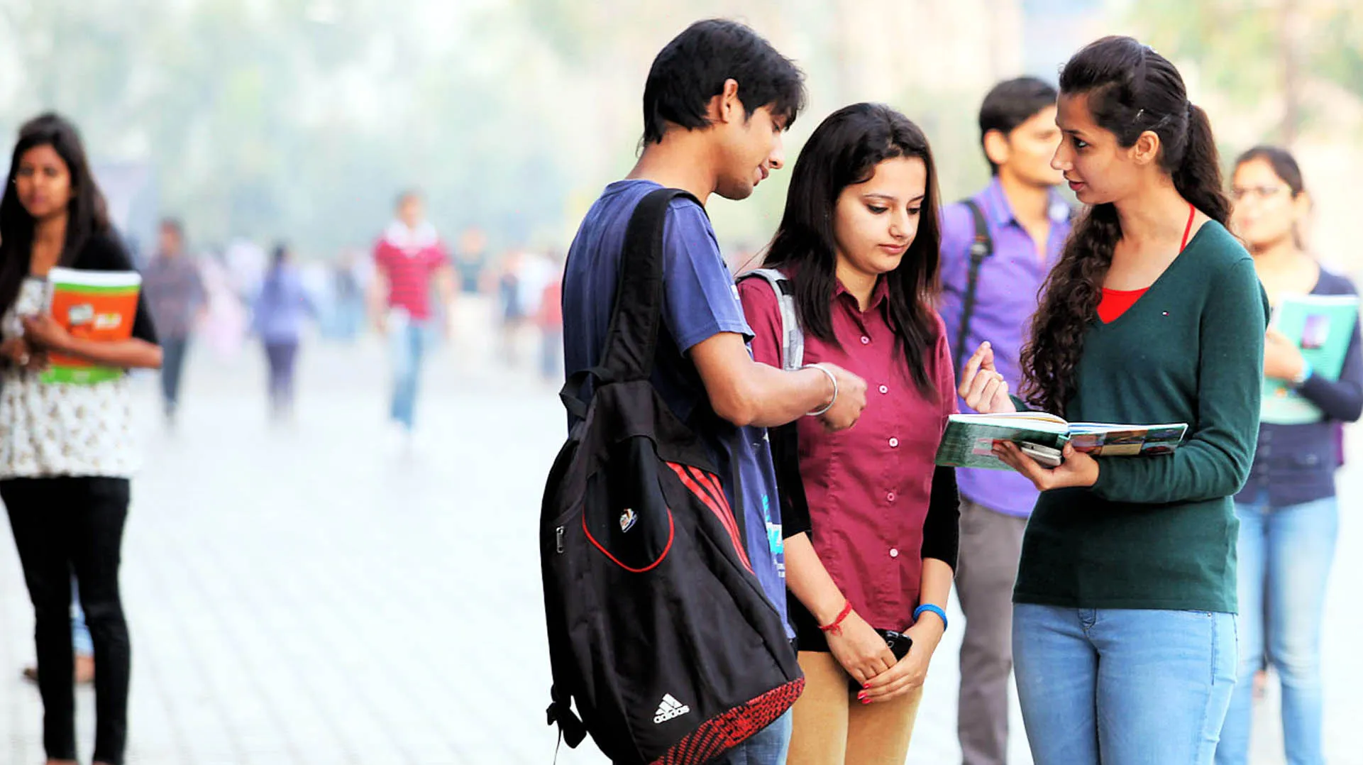 College Application Help for Students in Delhi